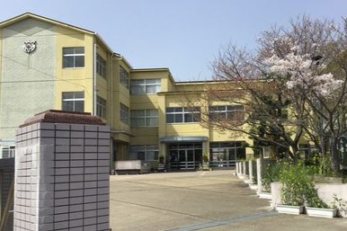 岡崎市赤渋町　西部小学校